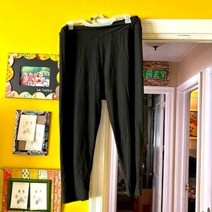 Black capri leggings